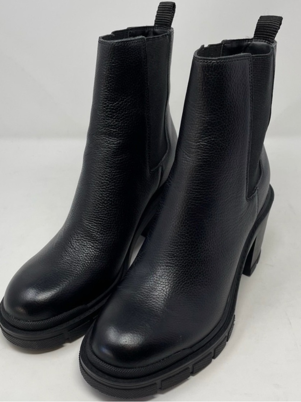 Marc Fisher Vanlisa Platform Chelsea Leather Boots